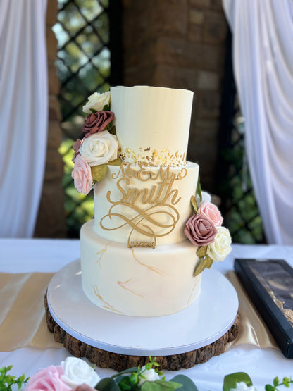 Custom Cakes with flowers  (wedding, quinceañeras)