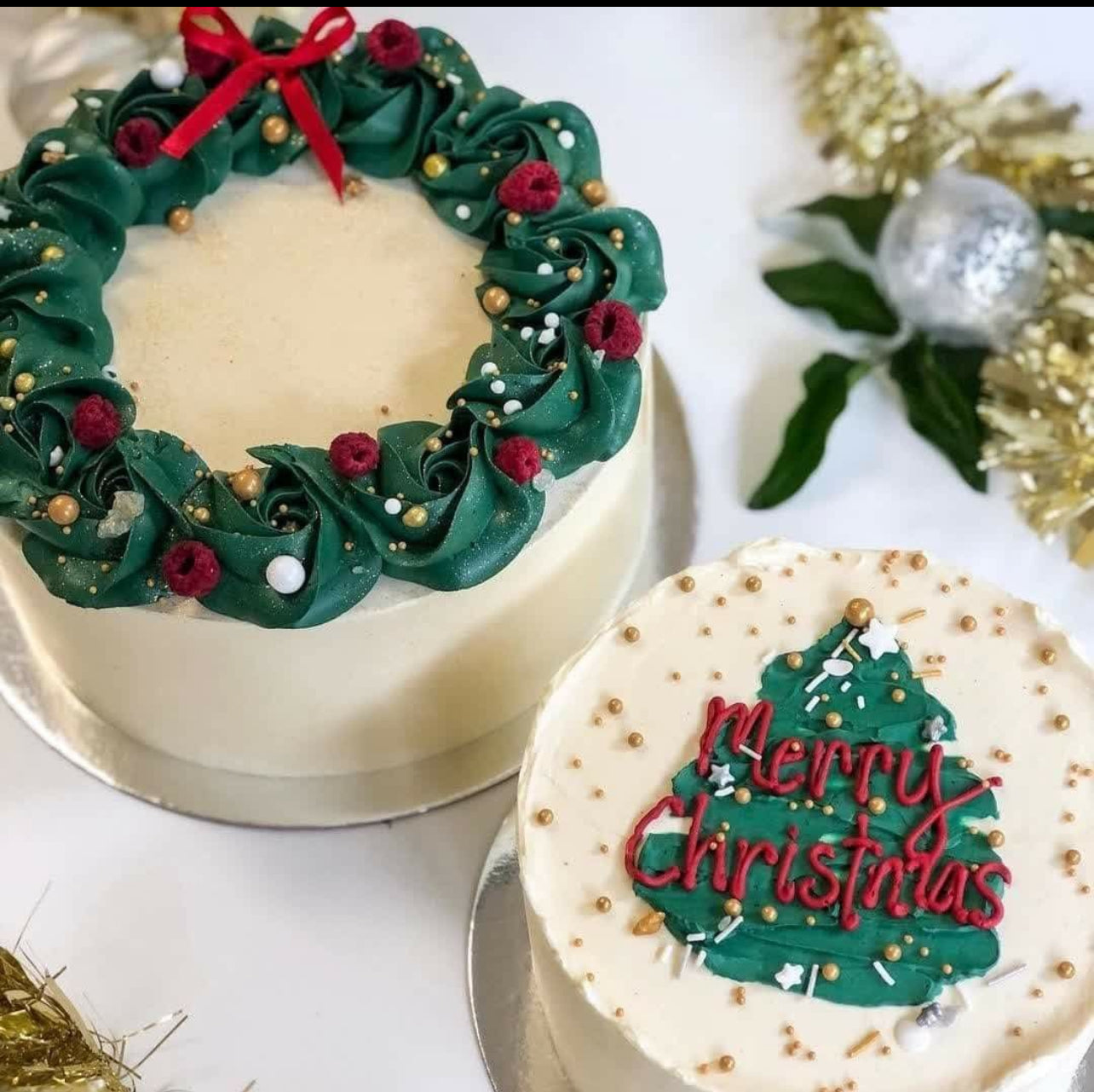 Christmas Wreath Cake.